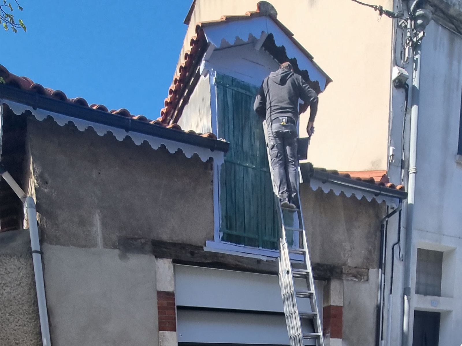 Peinture de façade à Puygouzon